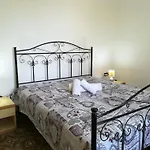 Maddalena A Βίλα Οτράντο